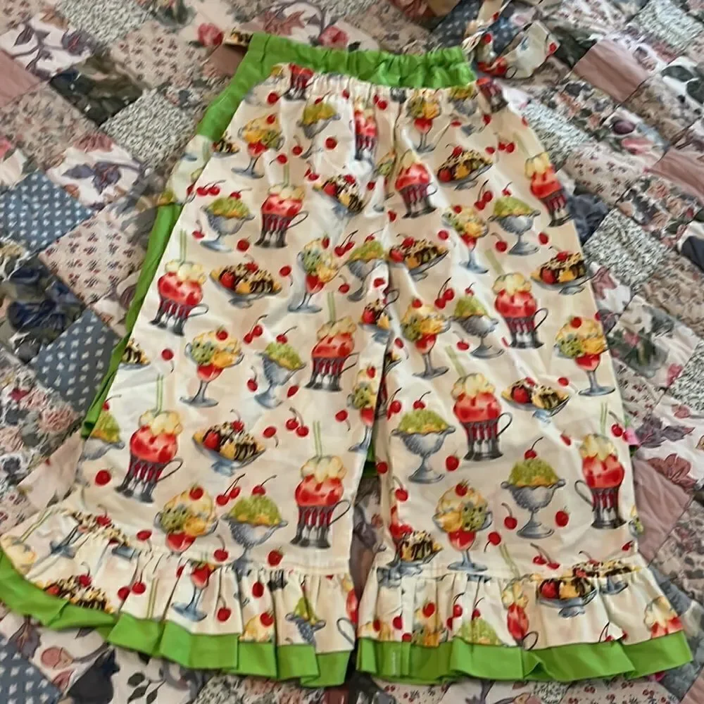 Ice cream shop outfit